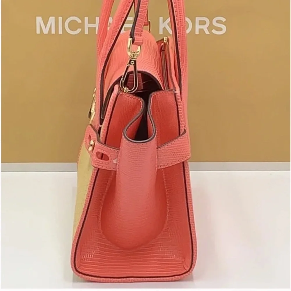 ⚠️HOLIDAY SALE ⚠️ MICHAEL KORS CARMEN MEDIUM FLAP SATCHEL GRAPEFRUIT
NWT - Picture 8 of 14